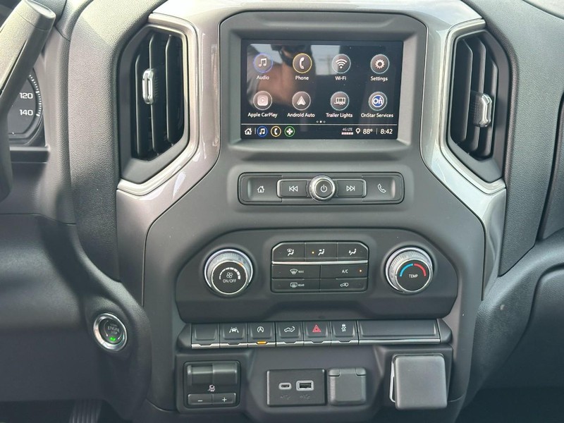 Chevrolet Silverado 1500 Vehicle Full-screen Gallery Image 7