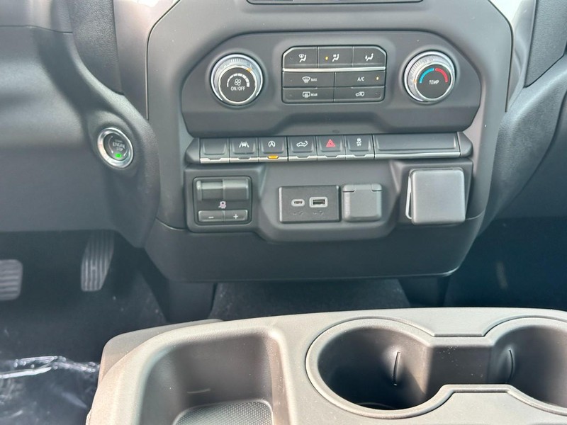 Chevrolet Silverado 1500 Vehicle Full-screen Gallery Image 8