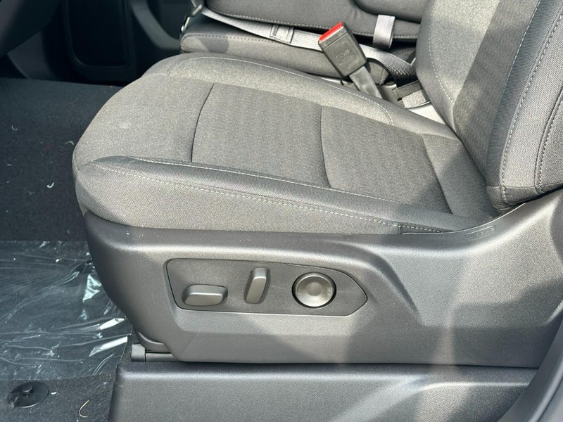 Chevrolet Silverado 1500 Vehicle Full-screen Gallery Image 10