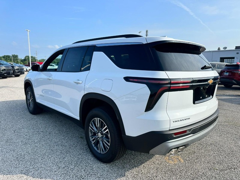 Chevrolet Traverse Vehicle Full-screen Gallery Image 3