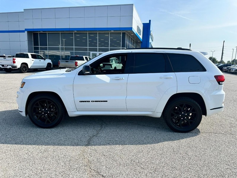 Jeep Grand Cherokee Vehicle Full-screen Gallery Image 2