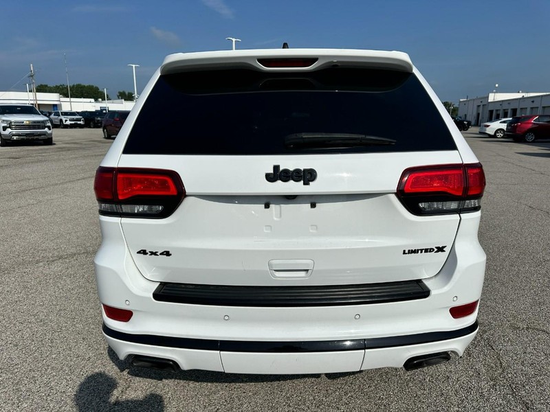 Jeep Grand Cherokee Vehicle Full-screen Gallery Image 4