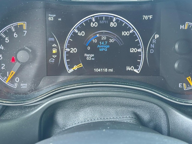 Jeep Grand Cherokee Vehicle Full-screen Gallery Image 23
