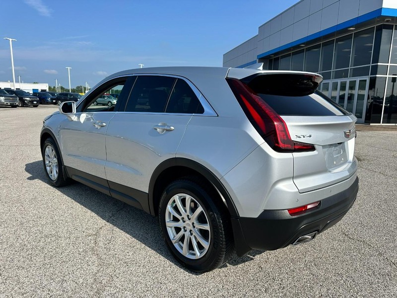 Cadillac XT4 Vehicle Full-screen Gallery Image 03