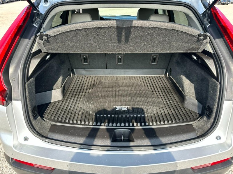 Cadillac XT4 Vehicle Full-screen Gallery Image 05