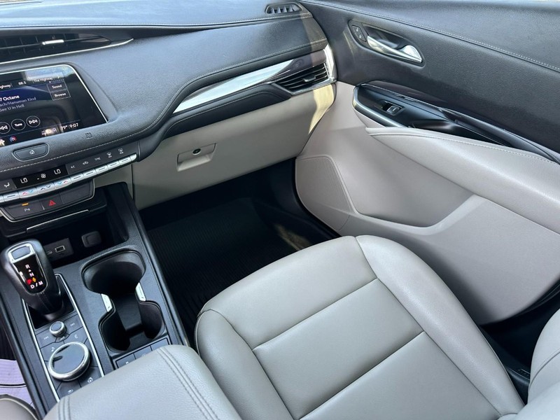 Cadillac XT4 Vehicle Full-screen Gallery Image 15