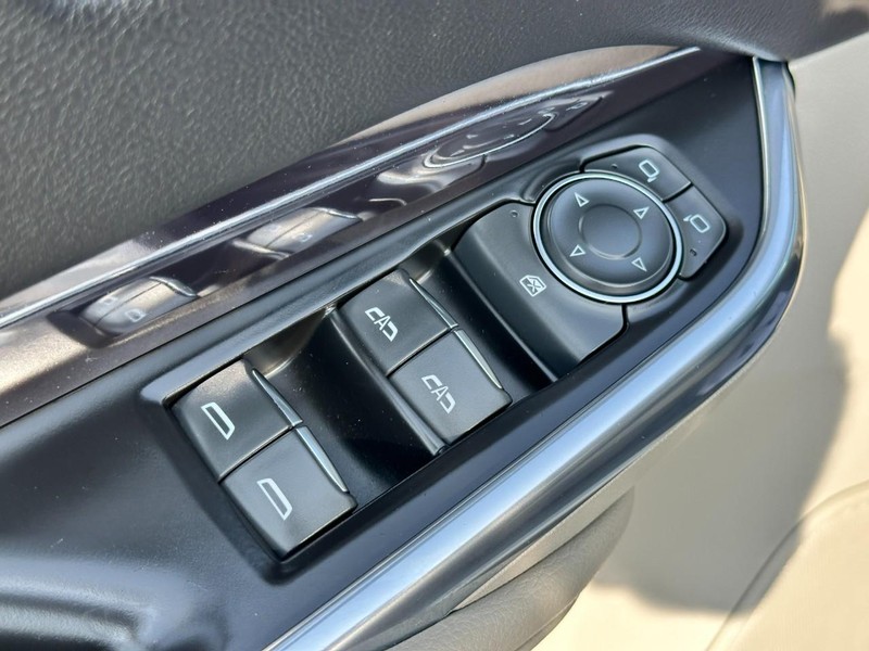Cadillac XT4 Vehicle Full-screen Gallery Image 16