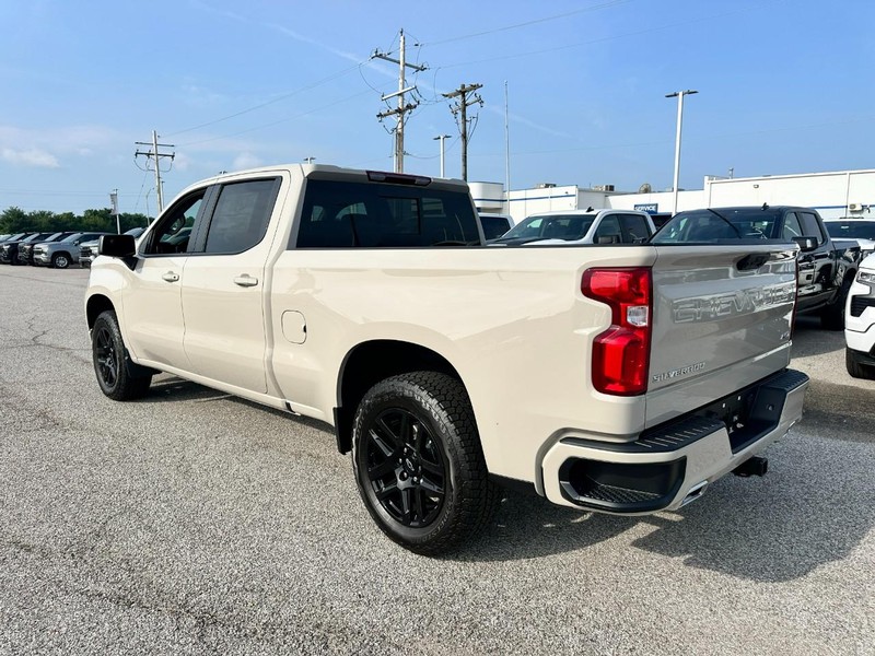 Chevrolet Silverado 1500 Vehicle Full-screen Gallery Image 3