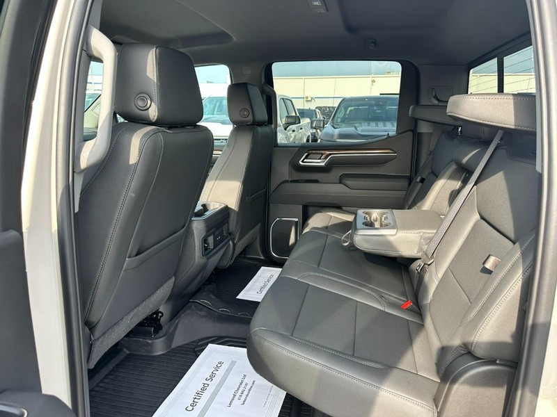 Chevrolet Silverado 1500 Vehicle Full-screen Gallery Image 4