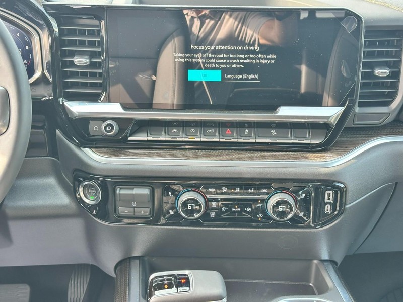 Chevrolet Silverado 1500 Vehicle Full-screen Gallery Image 7
