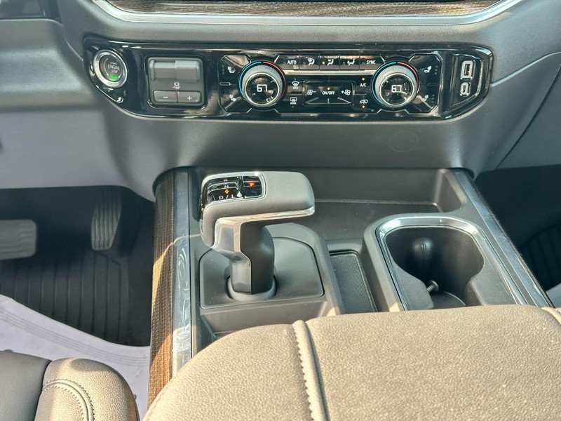 Chevrolet Silverado 1500 Vehicle Full-screen Gallery Image 8