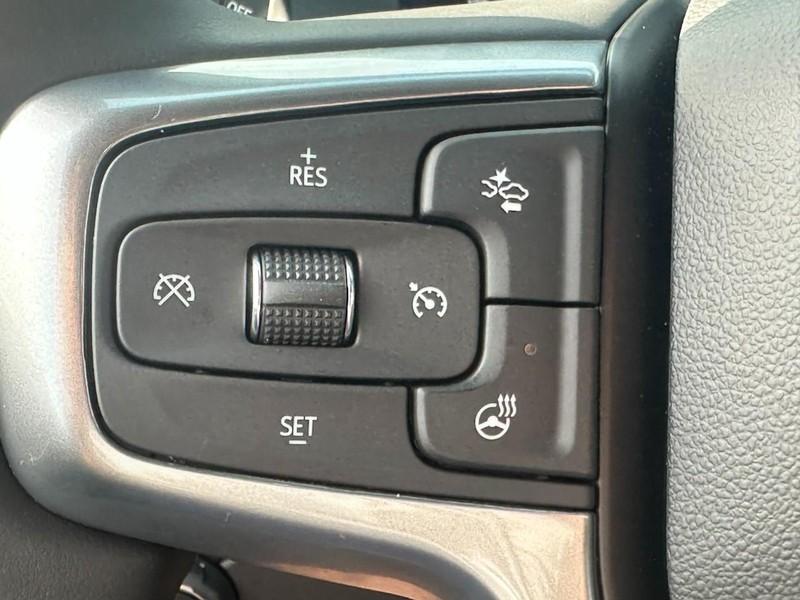 Chevrolet Silverado 1500 Vehicle Full-screen Gallery Image 11