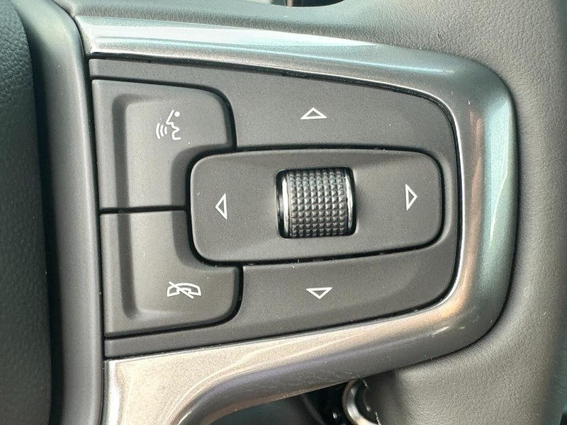 Chevrolet Silverado 1500 Vehicle Full-screen Gallery Image 12