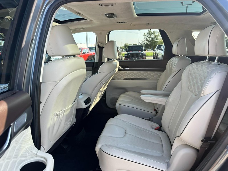 Hyundai Palisade Vehicle Full-screen Gallery Image 10