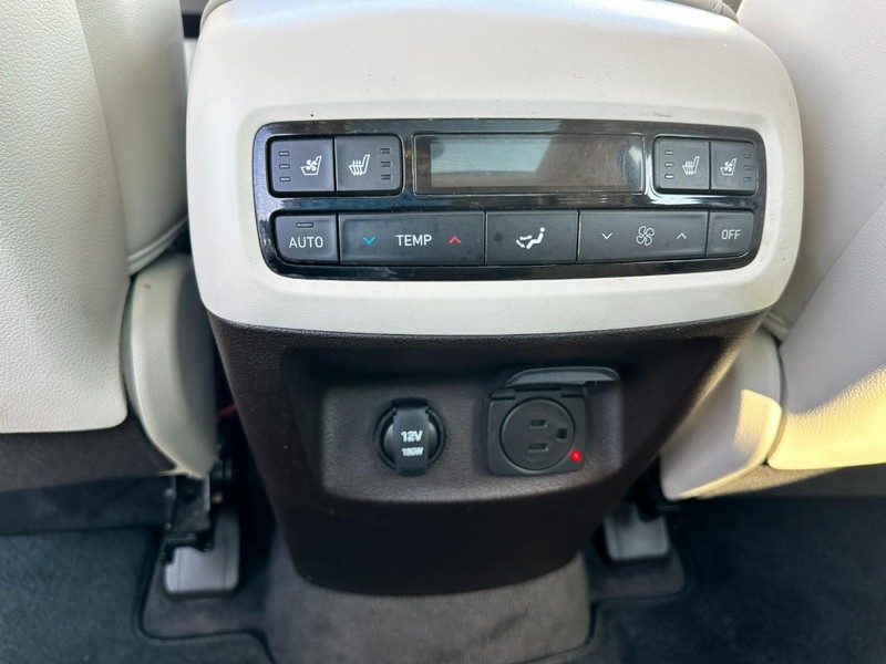 Hyundai Palisade Vehicle Full-screen Gallery Image 12