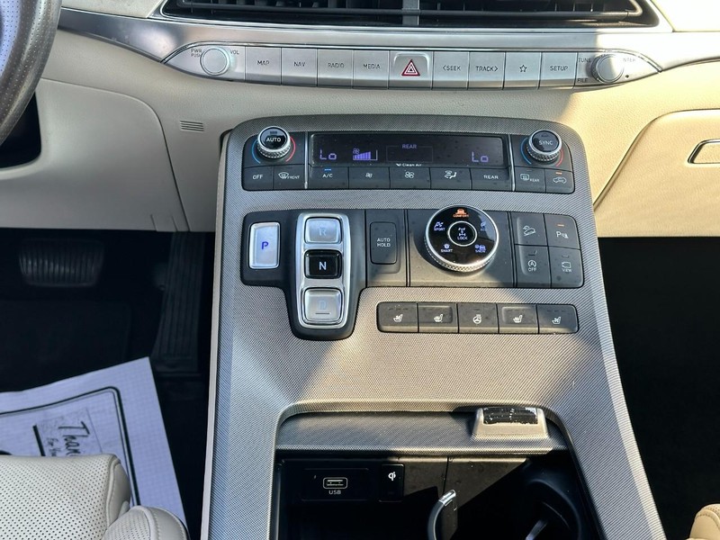 Hyundai Palisade Vehicle Full-screen Gallery Image 17