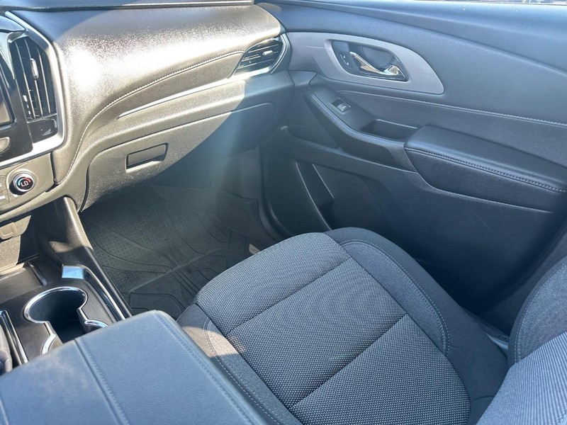 Chevrolet Traverse Vehicle Full-screen Gallery Image 16