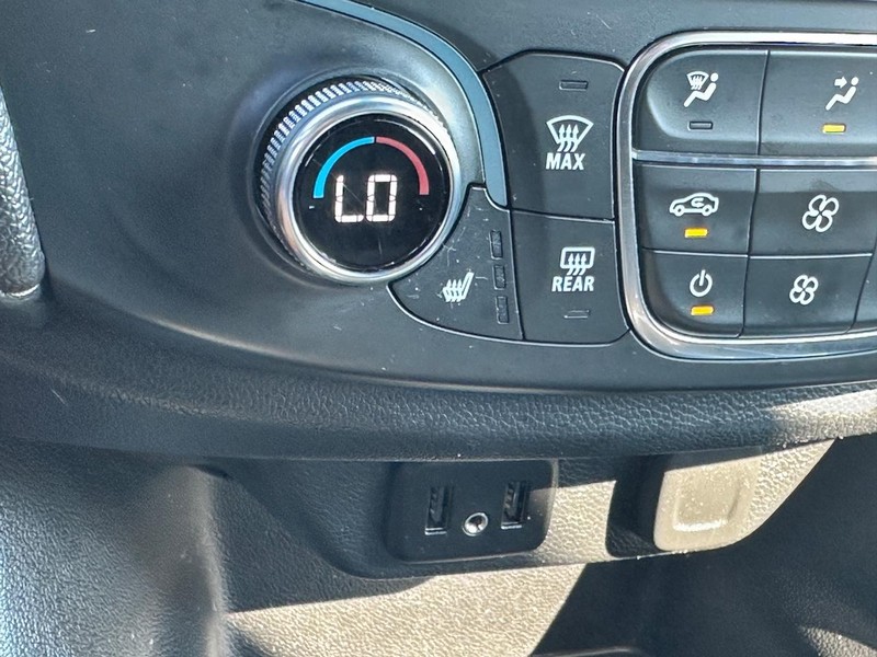 Chevrolet Traverse Vehicle Full-screen Gallery Image 22