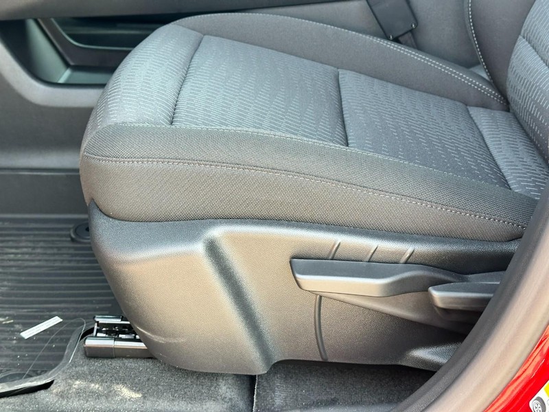 Chevrolet Equinox Vehicle Full-screen Gallery Image 10