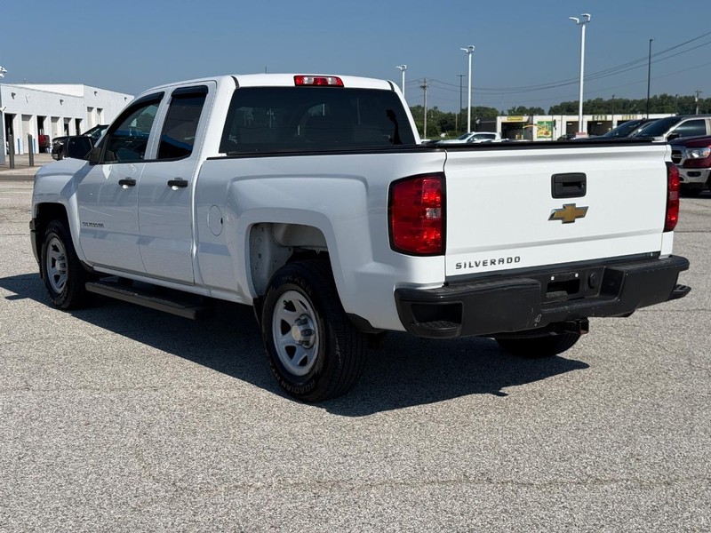 Chevrolet Silverado 1500 Vehicle Full-screen Gallery Image 3