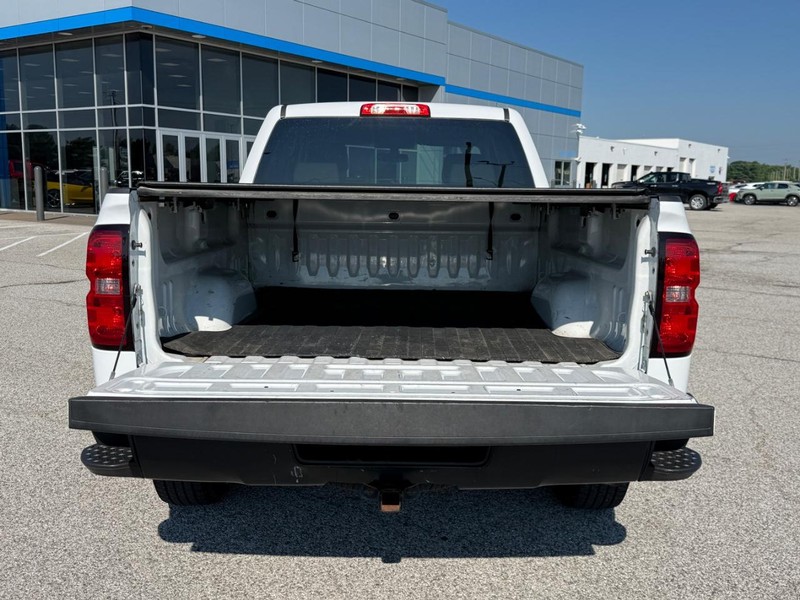 Chevrolet Silverado 1500 Vehicle Full-screen Gallery Image 4