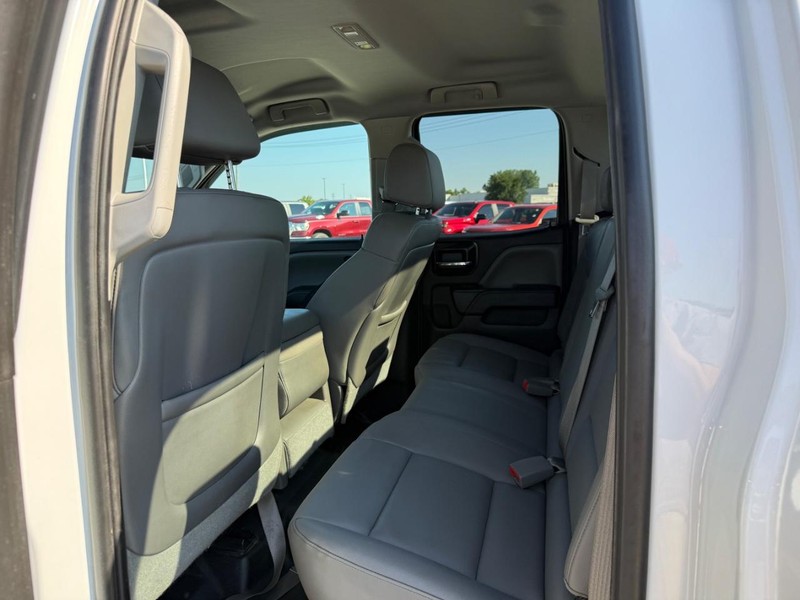 Chevrolet Silverado 1500 Vehicle Full-screen Gallery Image 10