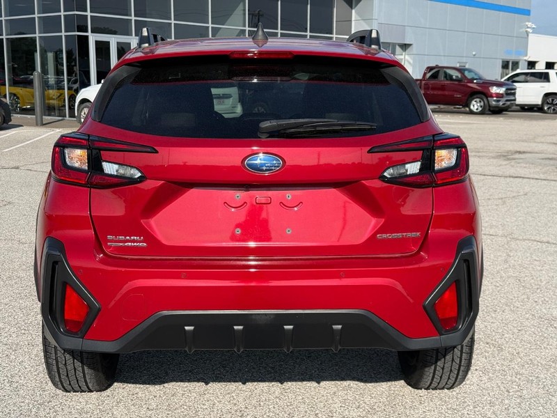 Subaru Crosstrek Vehicle Full-screen Gallery Image 5