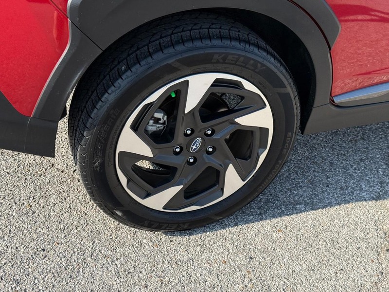 Subaru Crosstrek Vehicle Full-screen Gallery Image 7