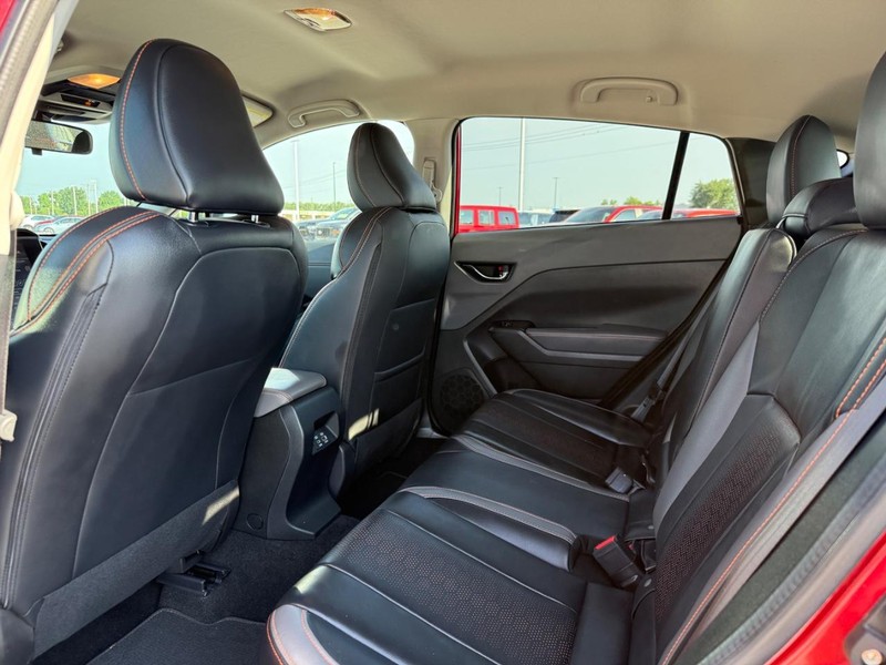 Subaru Crosstrek Vehicle Full-screen Gallery Image 10