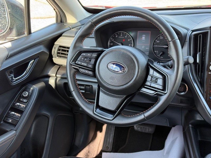 Subaru Crosstrek Vehicle Full-screen Gallery Image 12