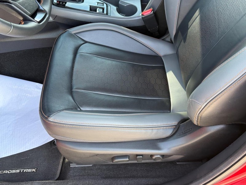 Subaru Crosstrek Vehicle Full-screen Gallery Image 16