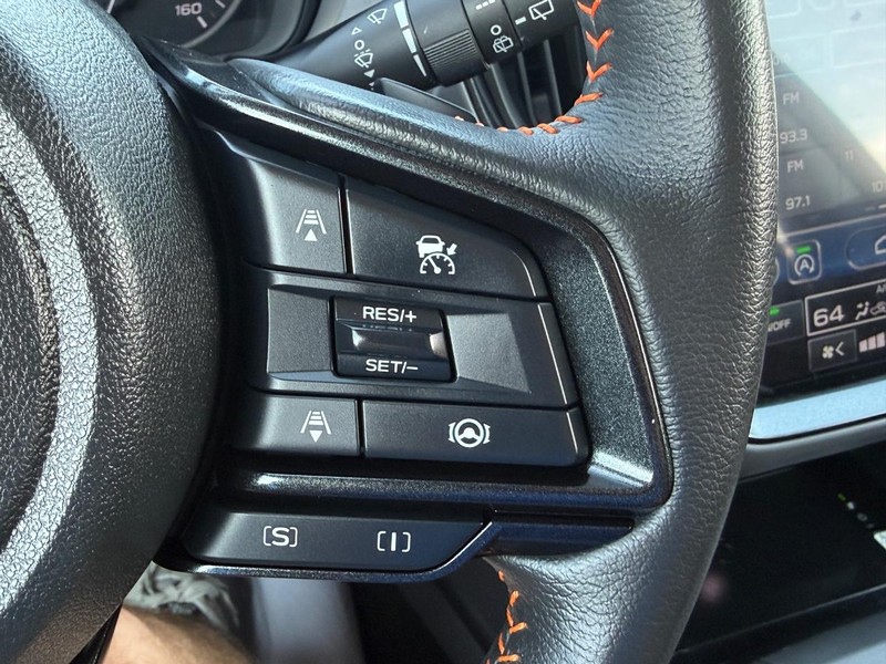 Subaru Crosstrek Vehicle Full-screen Gallery Image 18