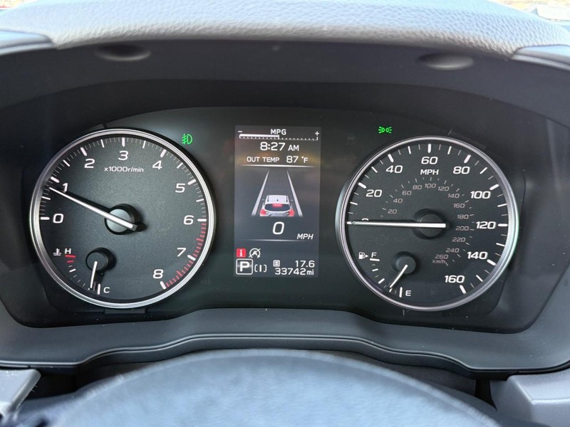 Subaru Crosstrek Vehicle Full-screen Gallery Image 19