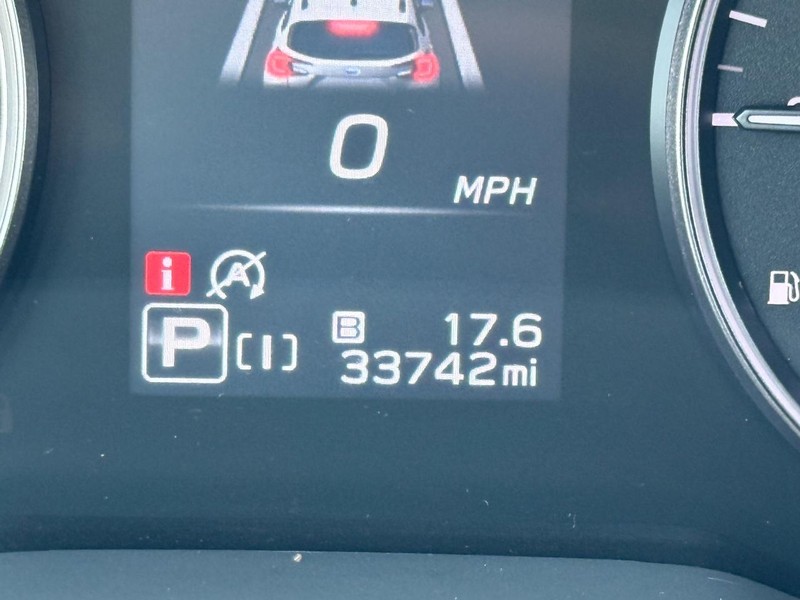 Subaru Crosstrek Vehicle Full-screen Gallery Image 20