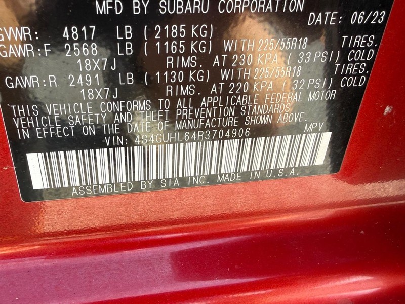 Subaru Crosstrek Vehicle Full-screen Gallery Image 23