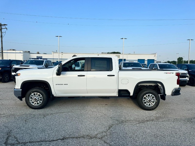 Chevrolet Silverado 2500HD Vehicle Full-screen Gallery Image 2