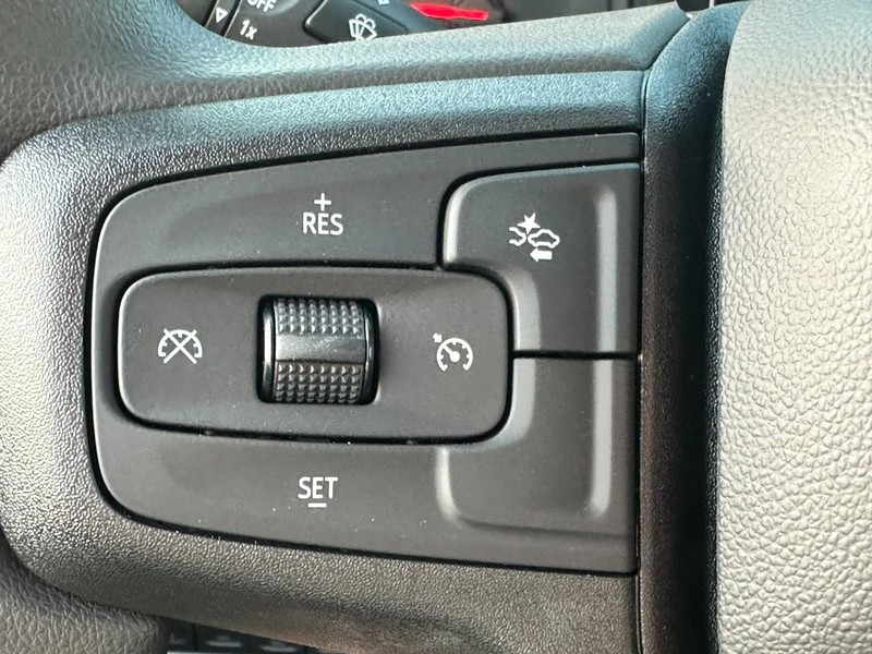 Chevrolet Silverado 2500HD Vehicle Full-screen Gallery Image 11