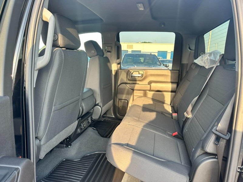 Chevrolet Silverado 2500HD Vehicle Full-screen Gallery Image 4