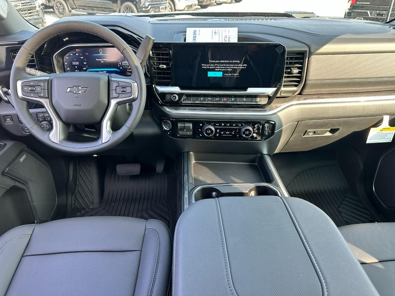 Chevrolet Silverado 2500HD Vehicle Full-screen Gallery Image 7