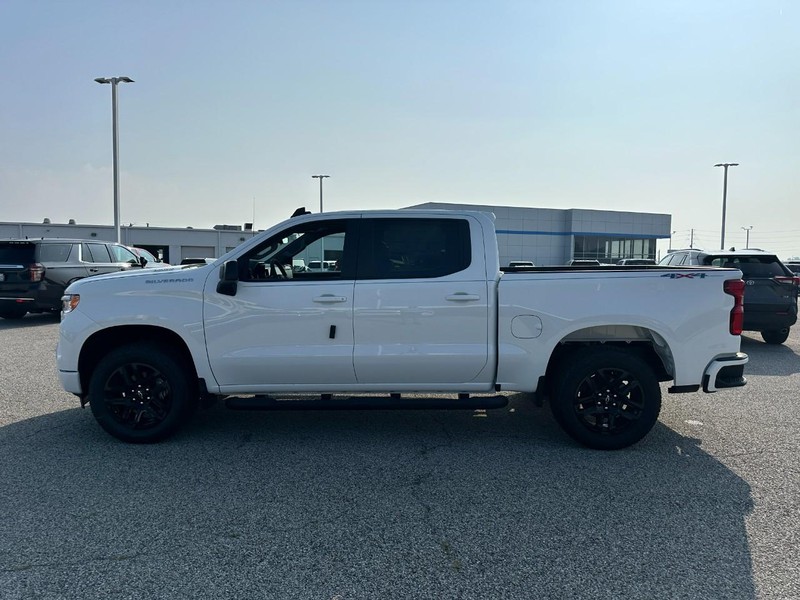 Chevrolet Silverado 1500 Vehicle Full-screen Gallery Image 2