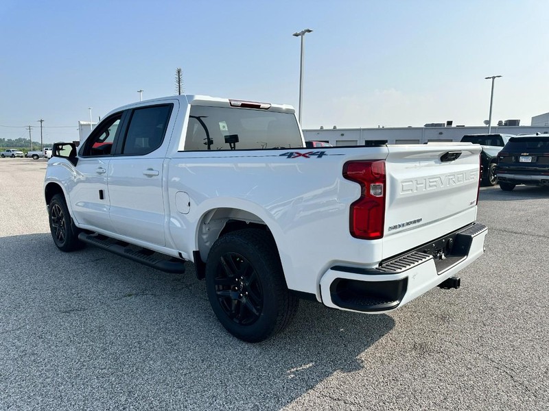 Chevrolet Silverado 1500 Vehicle Full-screen Gallery Image 3