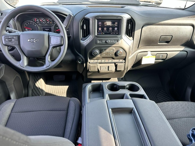 Chevrolet Silverado 1500 Vehicle Full-screen Gallery Image 5