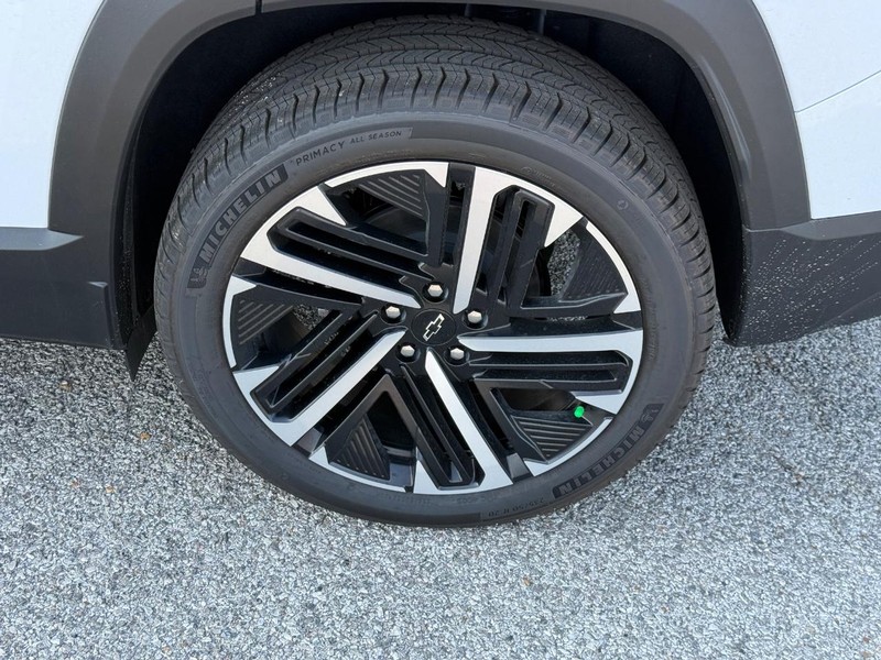 Chevrolet Equinox Vehicle Full-screen Gallery Image 5