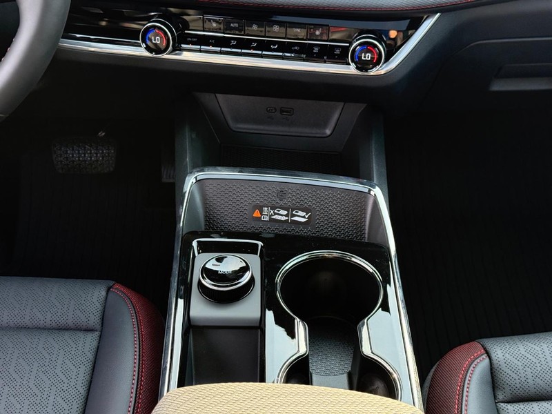 Chevrolet Equinox Vehicle Full-screen Gallery Image 10