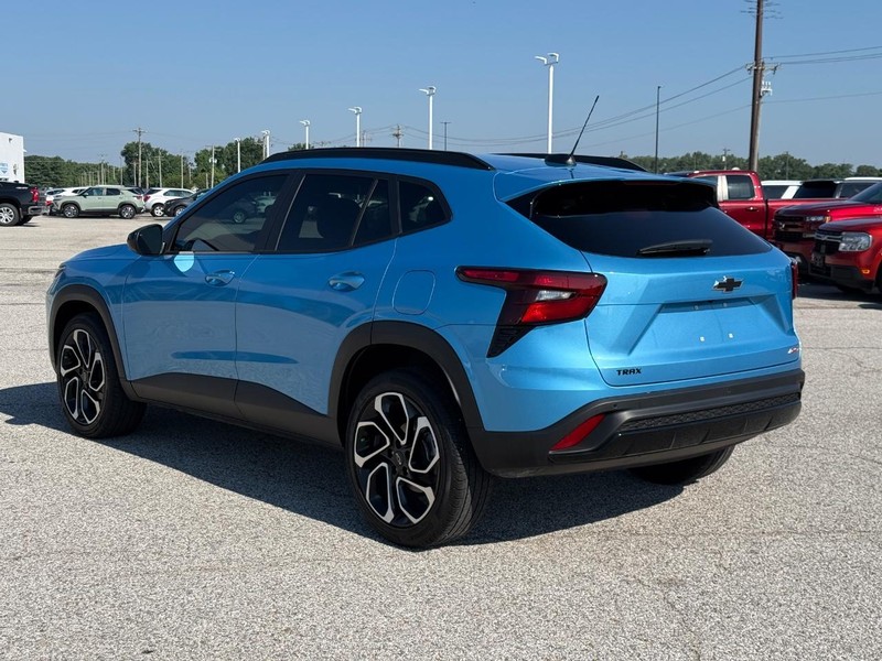 Chevrolet Trax Vehicle Full-screen Gallery Image 3
