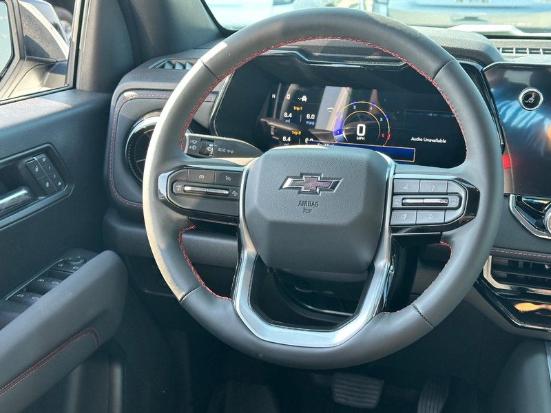 Chevrolet Colorado Vehicle Full-screen Gallery Image 6