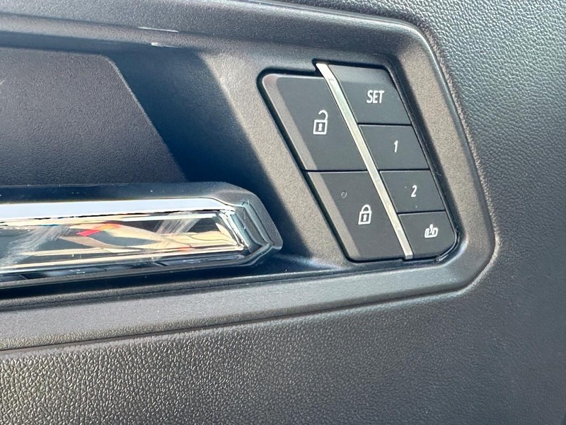 Chevrolet Colorado Vehicle Full-screen Gallery Image 10