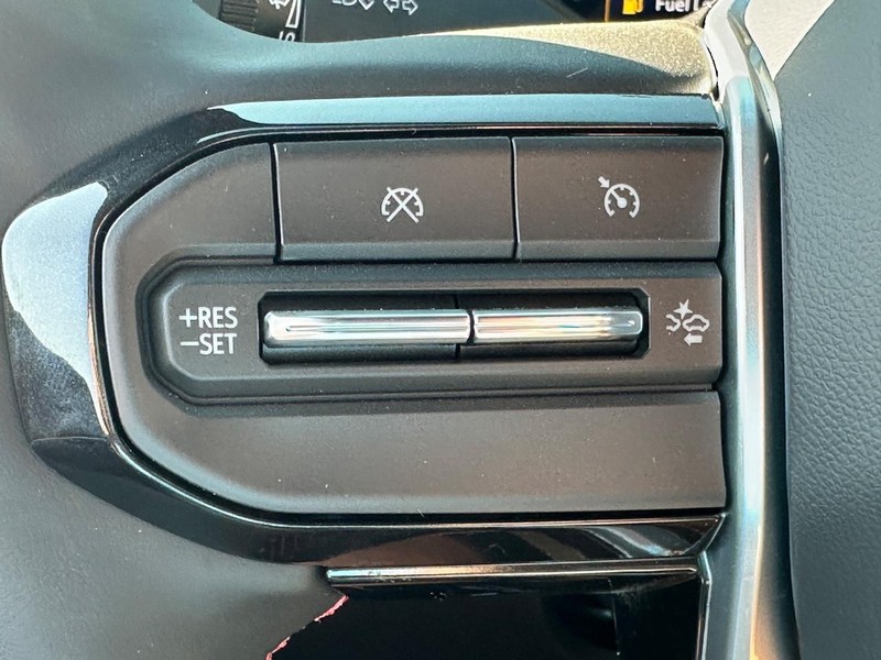 Chevrolet Colorado Vehicle Full-screen Gallery Image 12