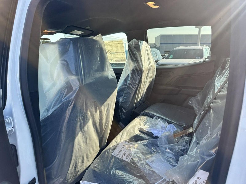 Chevrolet Colorado Vehicle Full-screen Gallery Image 4