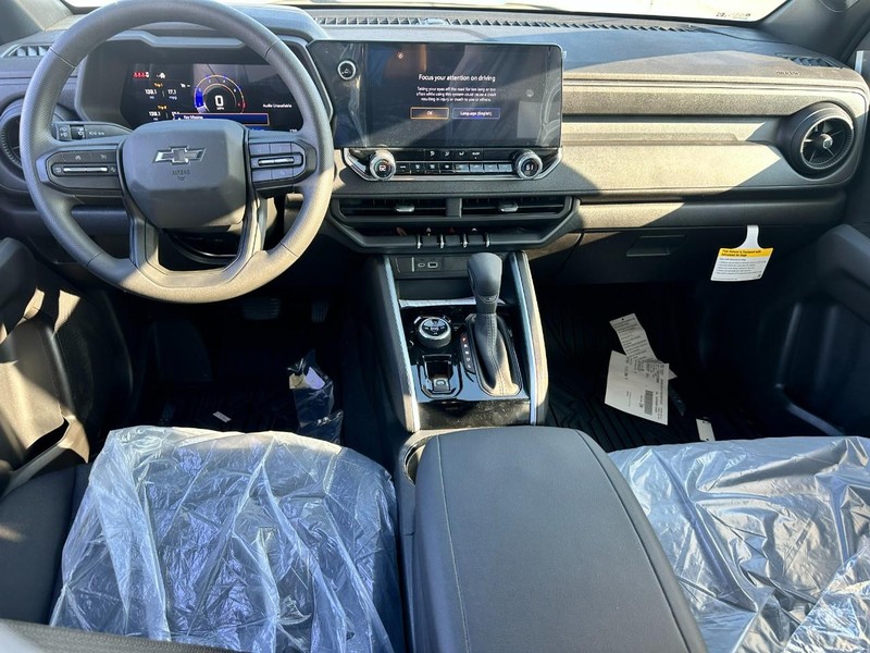 Chevrolet Colorado Vehicle Full-screen Gallery Image 5